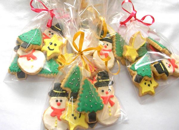 BISCOITOS DECORADOS COM  3 UNIDADES